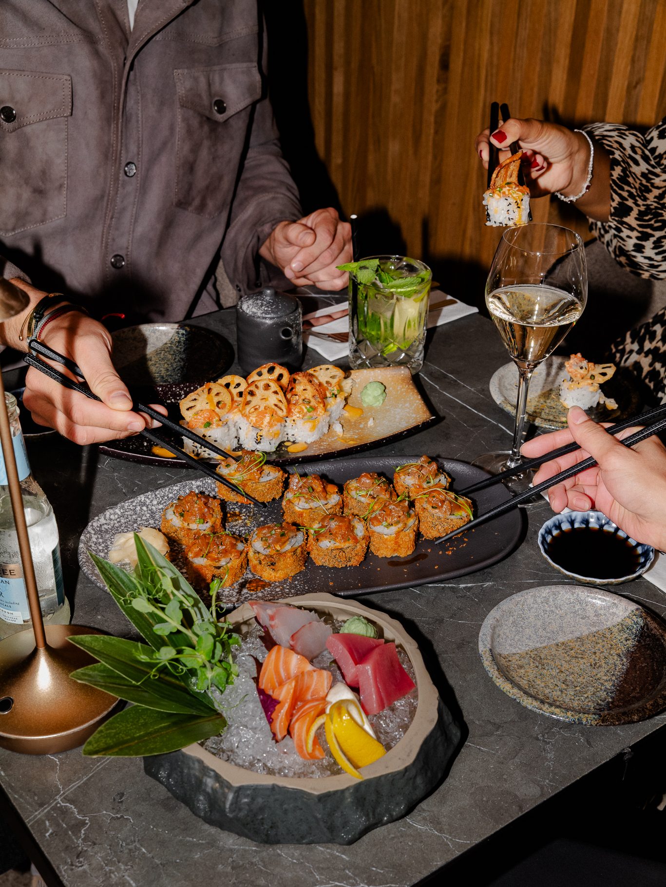 Sushi, Sashimi und Wein am Abend im NIKKAI